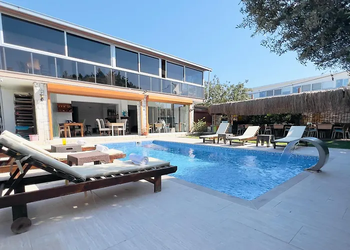 Cesmeli Boutique - Cesme, Izmir Ciftlikkoyu